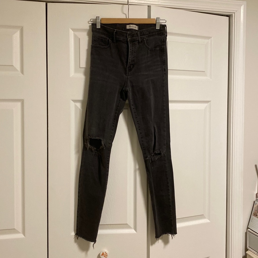 Madewell Distressed 9” High Rise Skinny in Washed Black / Dark Grey (Size 27)